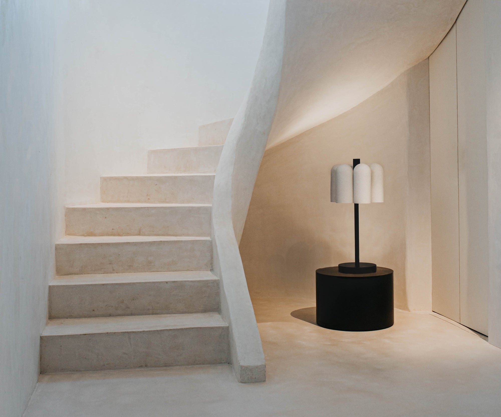 Schwung Odyssey 6 Black Gunmetal Table Lamp